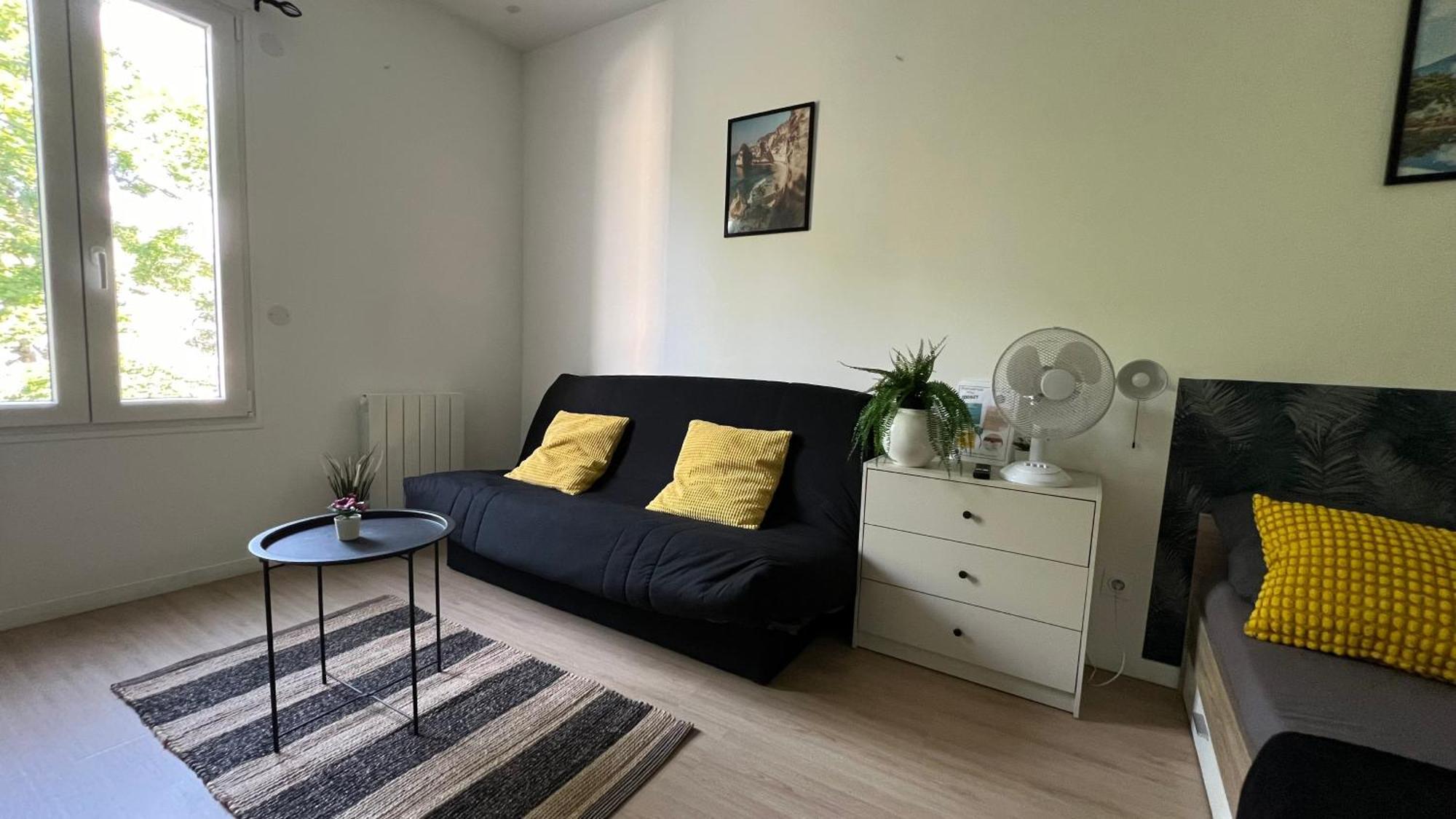 Studios Cozy Proche Gare Tgv Chatellerault Exterior photo