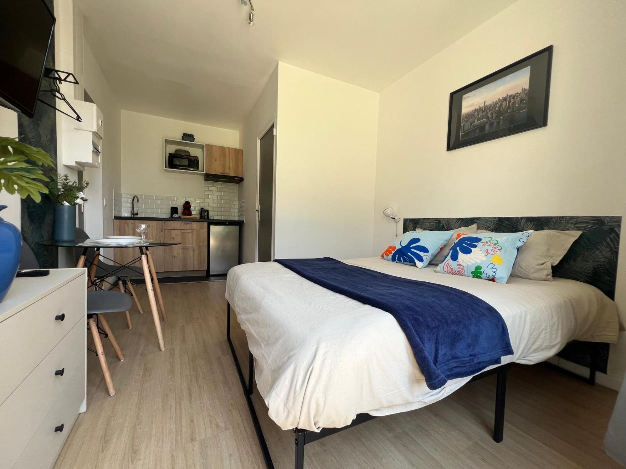Studios Cozy Proche Gare Tgv Chatellerault Exterior photo