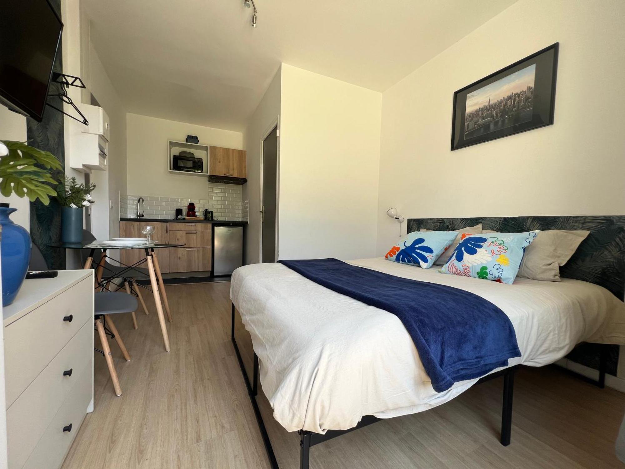 Studios Cozy Proche Gare Tgv Chatellerault Exterior photo